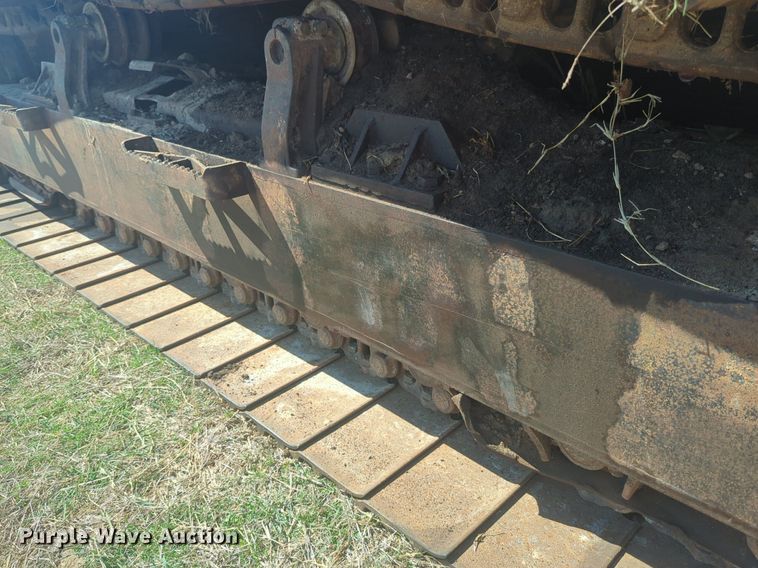 image for item NG9328 1990 Caterpillar 231D excavator