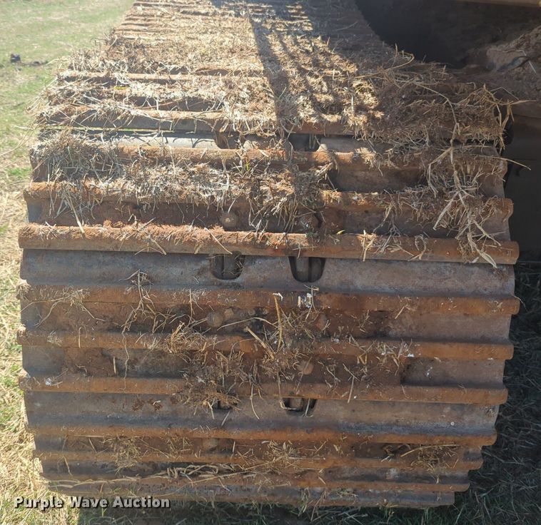 image for item NG9328 1990 Caterpillar 231D excavator