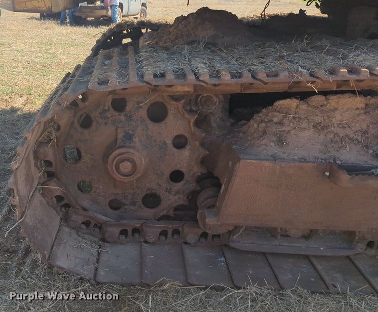 image for item NG9328 1990 Caterpillar 231D excavator