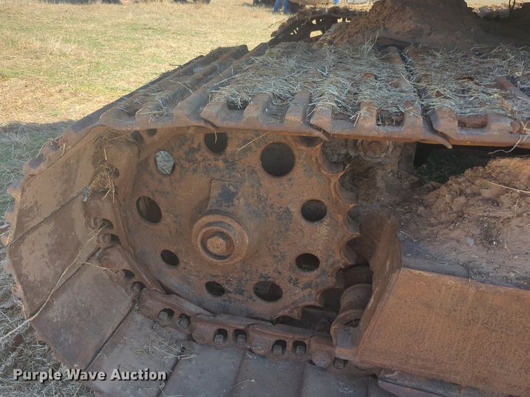 image for item NG9328 1990 Caterpillar 231D excavator