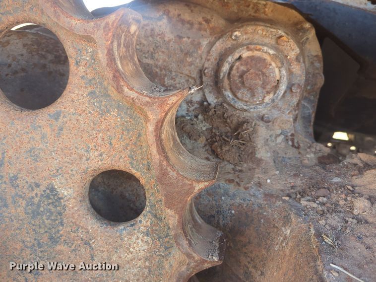 image for item NG9328 1990 Caterpillar 231D excavator