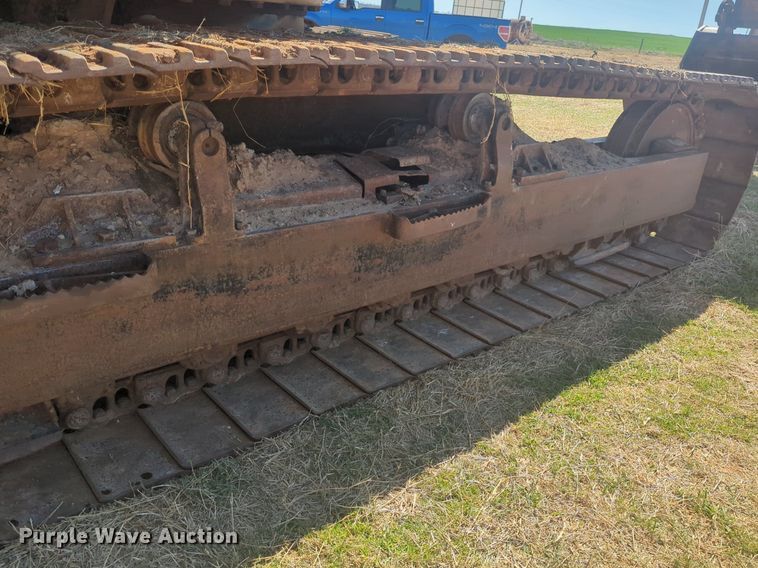 image for item NG9328 1990 Caterpillar 231D excavator