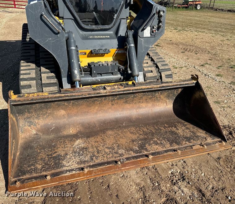 image for item NH9071 2019 John Deere 331G tracked skid steer loader