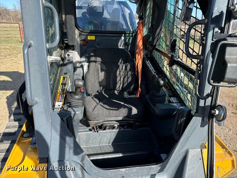 image for item NH9071 2019 John Deere 331G tracked skid steer loader