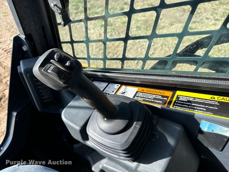 image for item NH9071 2019 John Deere 331G tracked skid steer loader