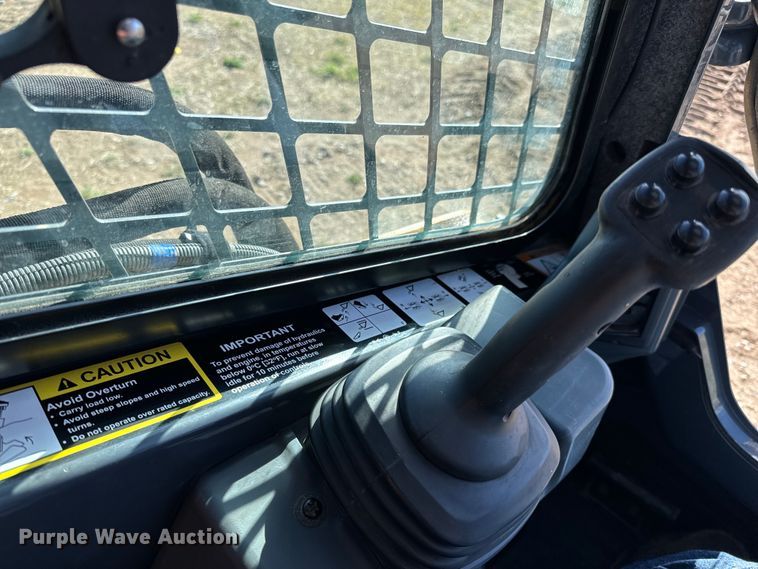 image for item NH9071 2019 John Deere 331G tracked skid steer loader