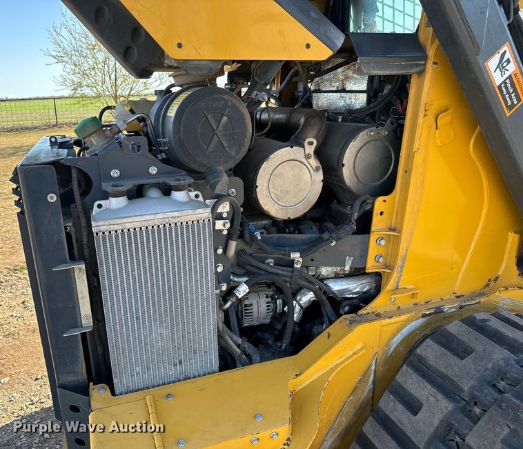 image for item NH9071 2019 John Deere 331G tracked skid steer loader