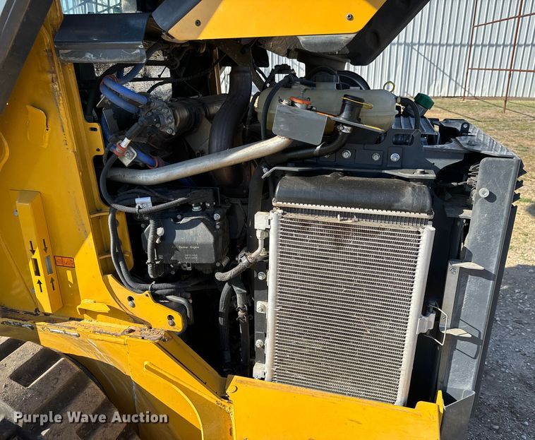 image for item NH9071 2019 John Deere 331G tracked skid steer loader