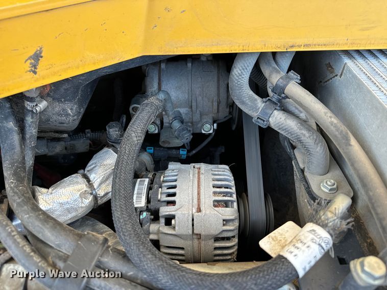 image for item NH9071 2019 John Deere 331G tracked skid steer loader