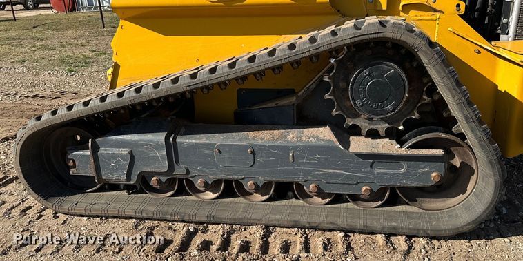 image for item NH9071 2019 John Deere 331G tracked skid steer loader