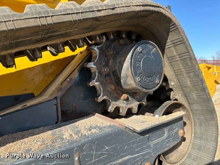 image for item NH9071 2019 John Deere 331G tracked skid steer loader