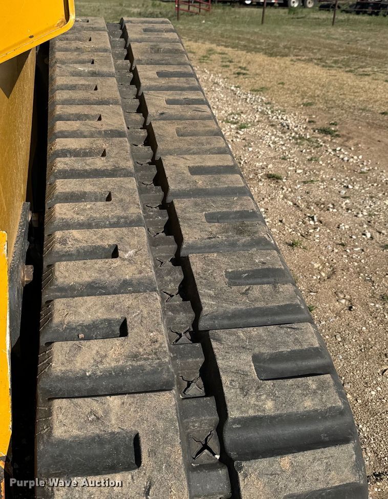 image for item NH9071 2019 John Deere 331G tracked skid steer loader