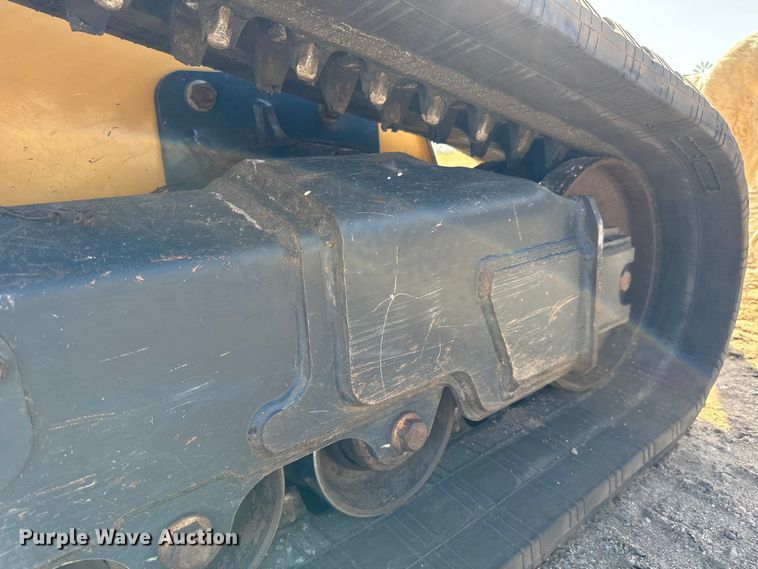 image for item NH9071 2019 John Deere 331G tracked skid steer loader