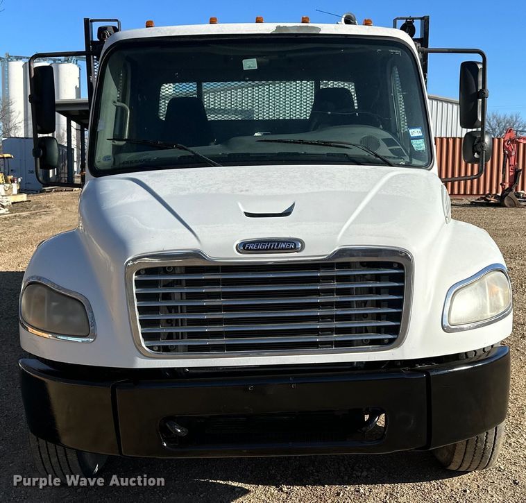 image for item NJ9492 2008 Freightliner Business Class M2 dump flatbed truck