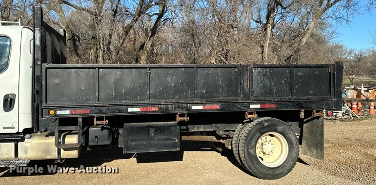 image for item NJ9492 2008 Freightliner Business Class M2 dump flatbed truck