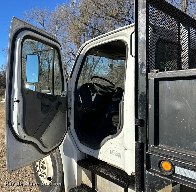 image for item NJ9492 2008 Freightliner Business Class M2 dump flatbed truck