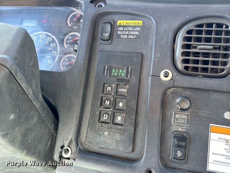 image for item NJ9492 2008 Freightliner Business Class M2 dump flatbed truck