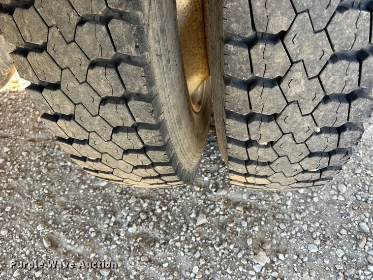 image for item NJ9492 2008 Freightliner Business Class M2 dump flatbed truck