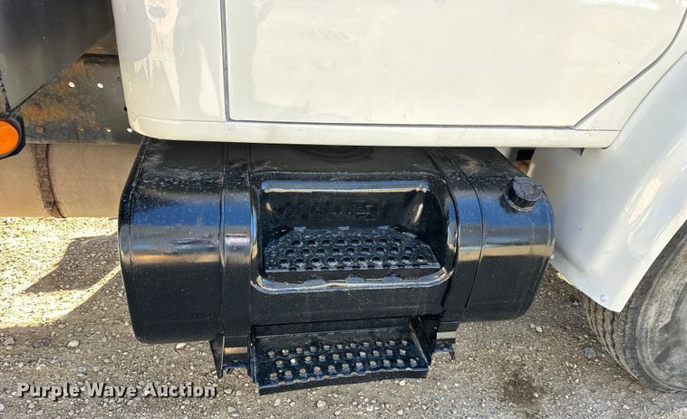 image for item NJ9493 1997 International 4700 dump flatbed truck