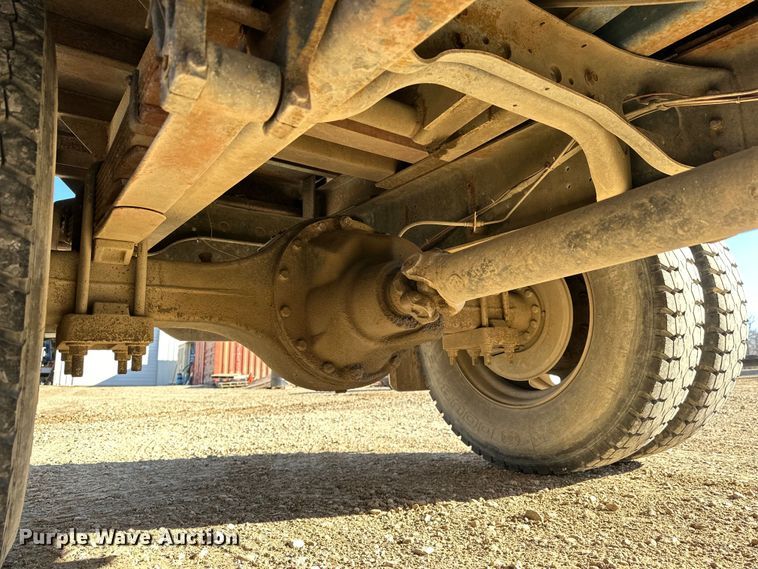 image for item NJ9493 1997 International 4700 dump flatbed truck