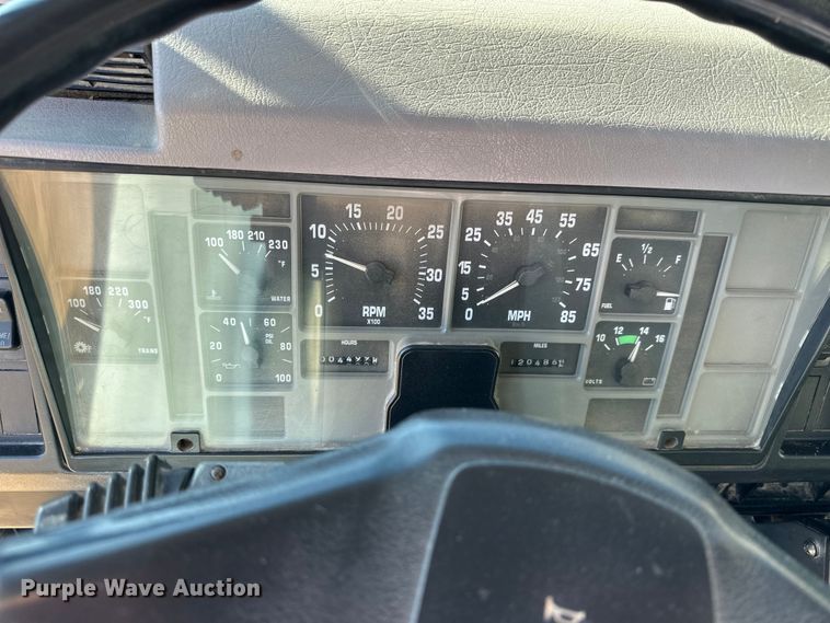 image for item NJ9493 1997 International 4700 dump flatbed truck