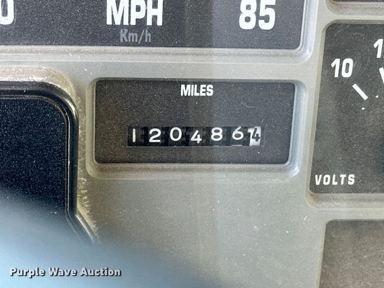 image for item NJ9493 1997 International 4700 dump flatbed truck