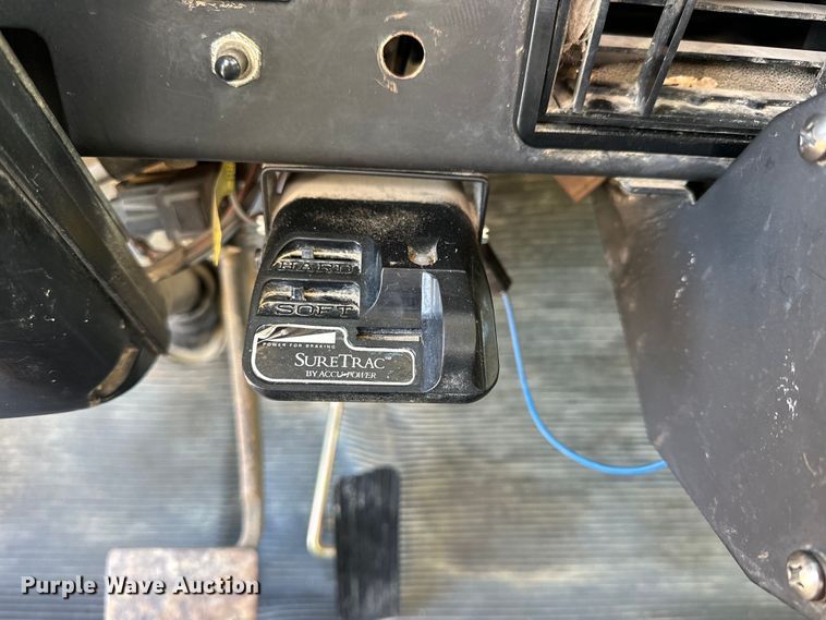 image for item NJ9493 1997 International 4700 dump flatbed truck