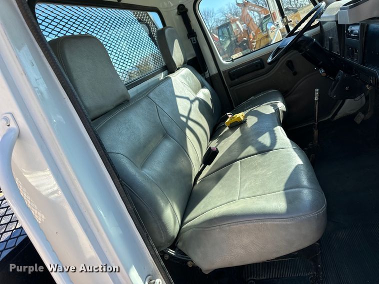 image for item NJ9493 1997 International 4700 dump flatbed truck