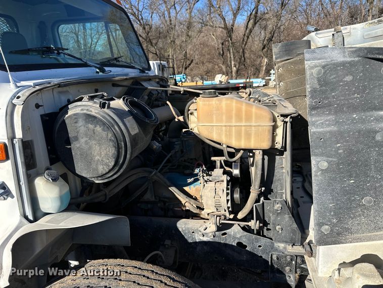 image for item NJ9493 1997 International 4700 dump flatbed truck