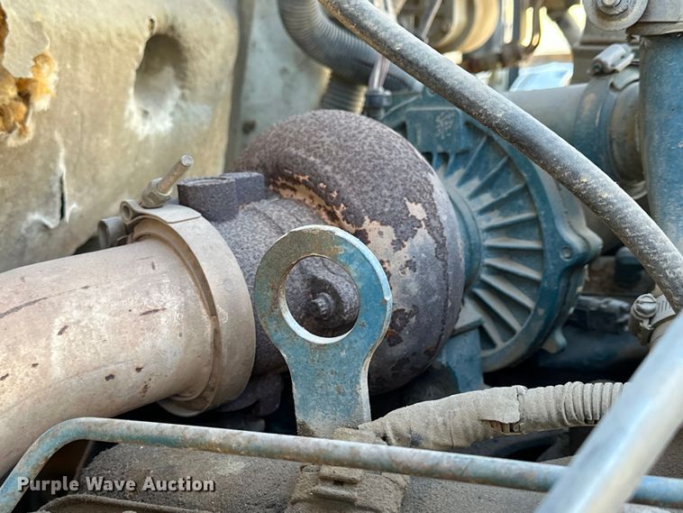 image for item NJ9493 1997 International 4700 dump flatbed truck