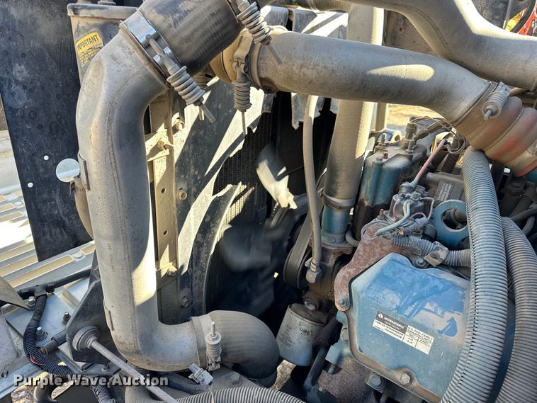 image for item NJ9493 1997 International 4700 dump flatbed truck