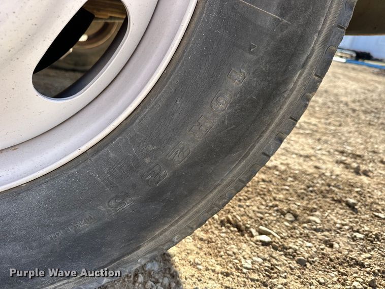 image for item NJ9493 1997 International 4700 dump flatbed truck