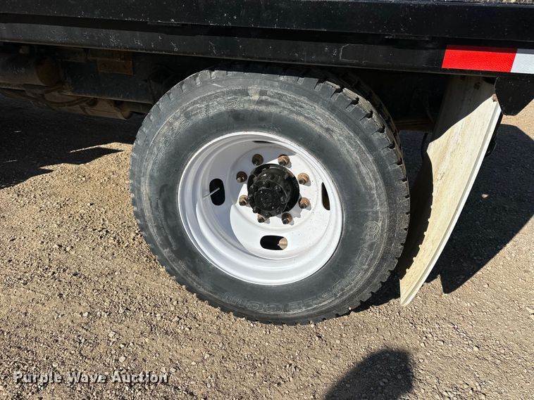 image for item NJ9493 1997 International 4700 dump flatbed truck