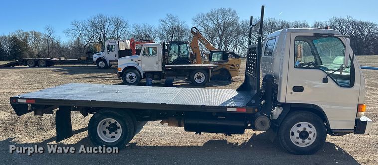 image for item NJ9494 1999 Isuzu NPR flatbed truck