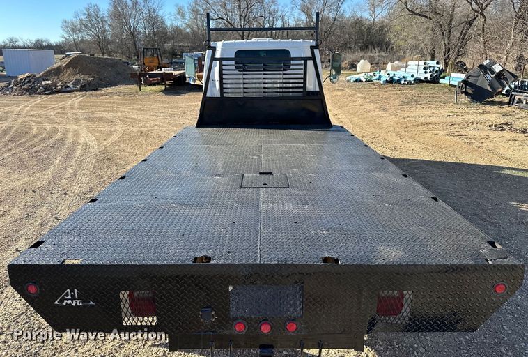 image for item NJ9494 1999 Isuzu NPR flatbed truck