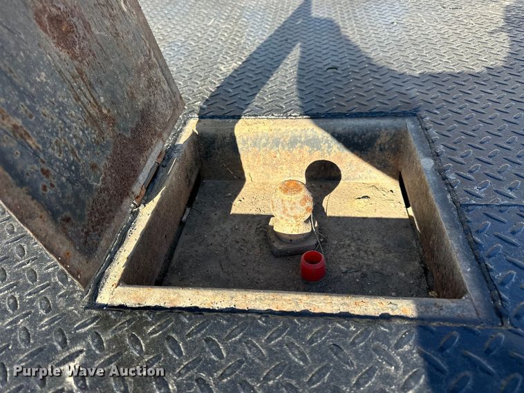 image for item NJ9494 1999 Isuzu NPR flatbed truck