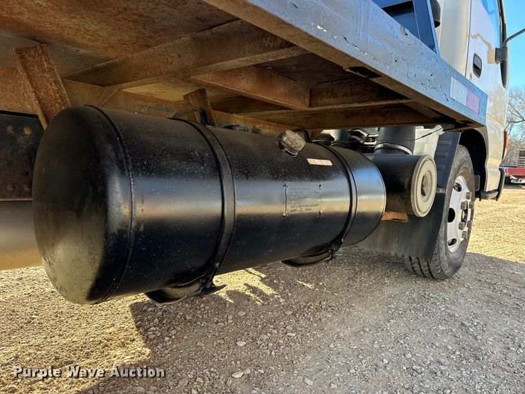 image for item NJ9494 1999 Isuzu NPR flatbed truck