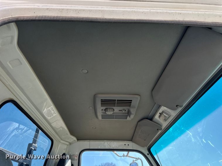 image for item NJ9494 1999 Isuzu NPR flatbed truck