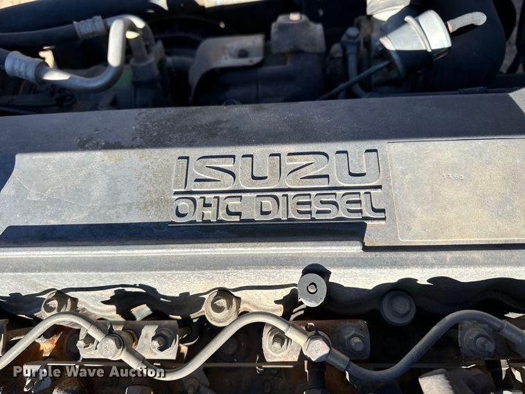 image for item NJ9494 1999 Isuzu NPR flatbed truck