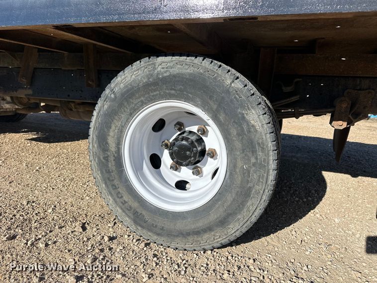 image for item NJ9494 1999 Isuzu NPR flatbed truck