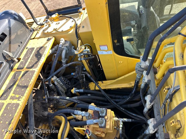 image for item NL9321 2014 Komatsu PC360LC-10 excavator