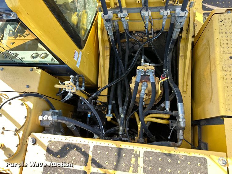 image for item NL9321 2014 Komatsu PC360LC-10 excavator