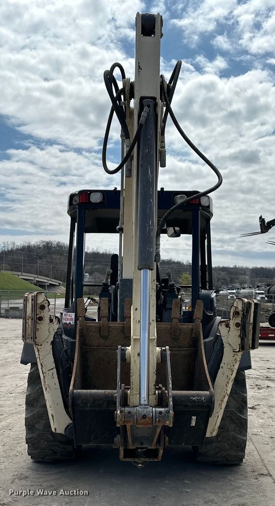 image for item NT9051 2015 Terex TLB840R backhoe