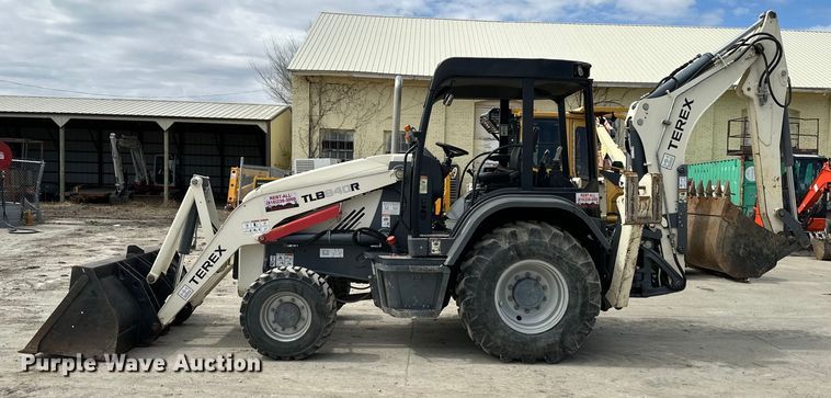 image for item NT9051 2015 Terex TLB840R backhoe