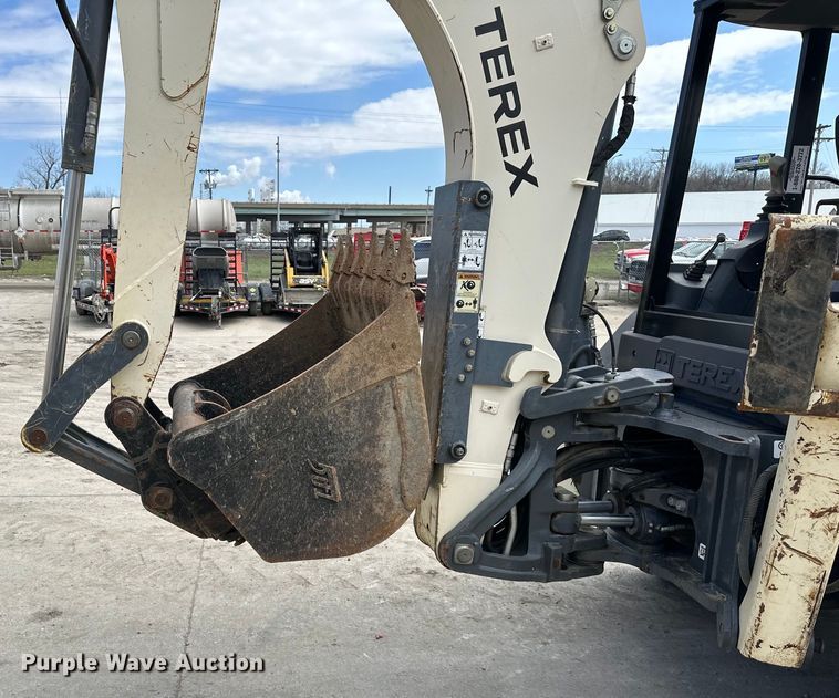 image for item NT9051 2015 Terex TLB840R backhoe