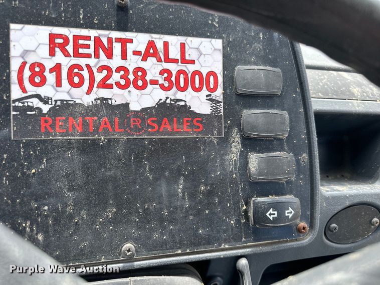 image for item NT9051 2015 Terex TLB840R backhoe