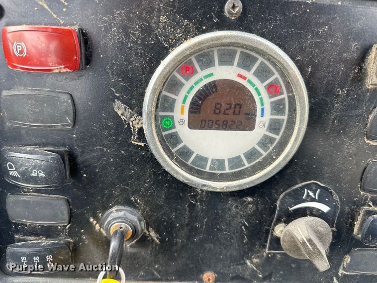 image for item NT9051 2015 Terex TLB840R backhoe