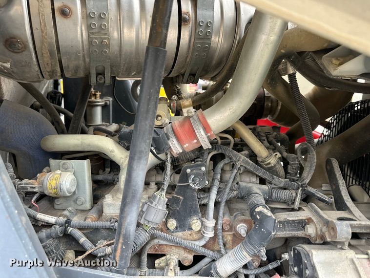 image for item NT9051 2015 Terex TLB840R backhoe