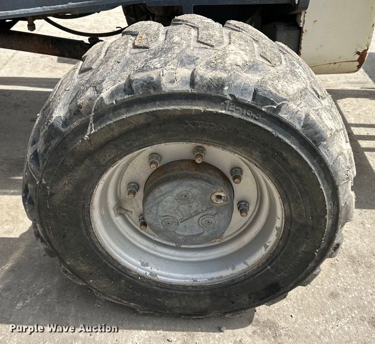 image for item NT9051 2015 Terex TLB840R backhoe