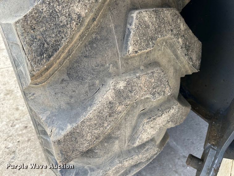 image for item NT9051 2015 Terex TLB840R backhoe